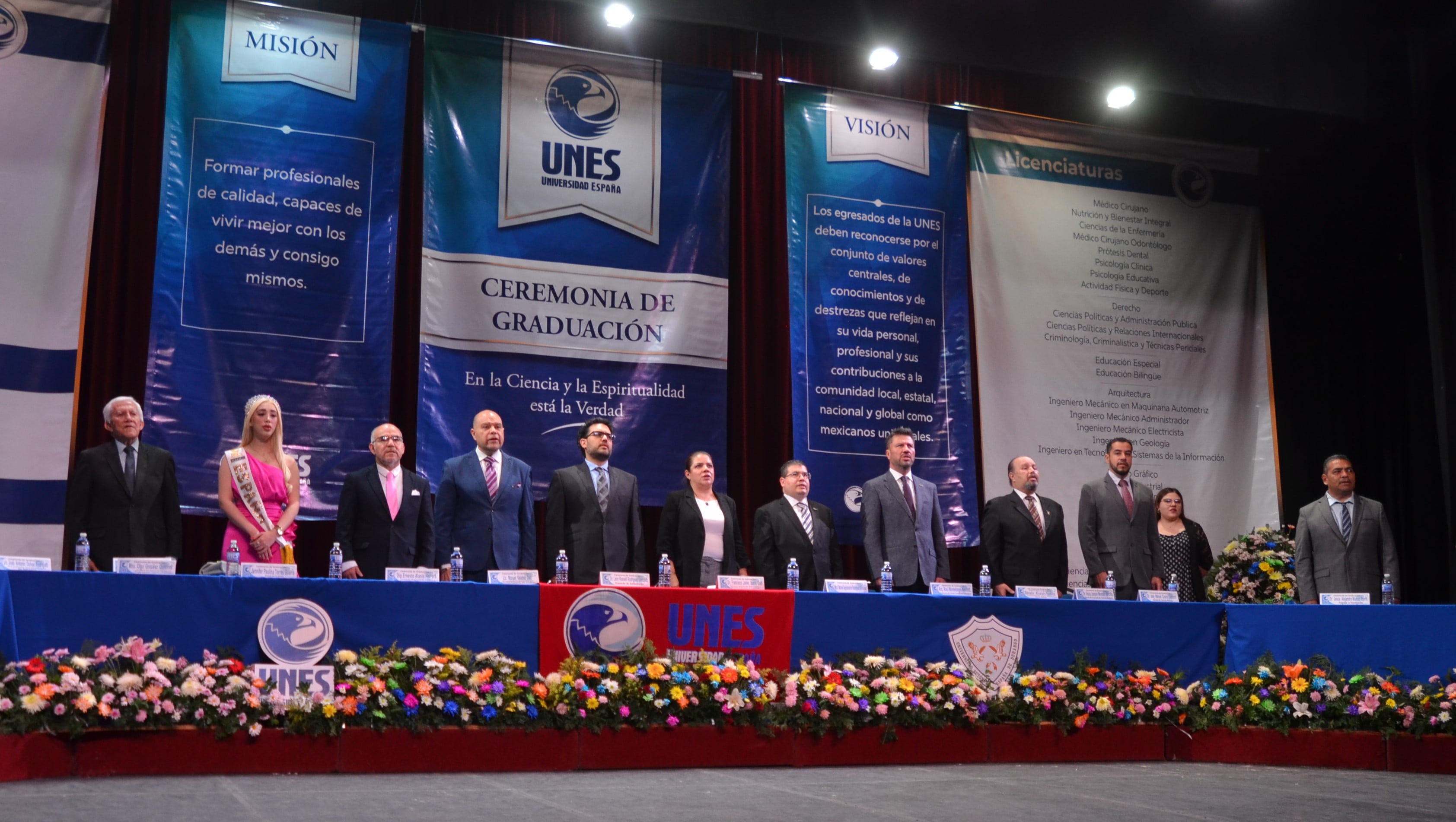 Graduación UNES 2025